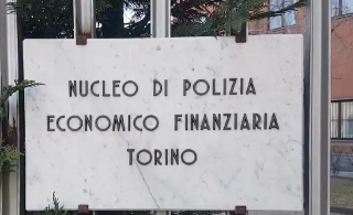 Scoperte 31 truffe online, due arresti nel Torinese